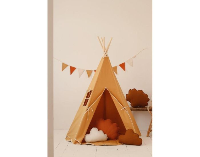 MOI MILI Tente Tipi avec Pompoms et Tapis - Orange Ocre (1)