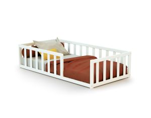 AT4 WEBABY Lit Enfant au Sol en Bois - Blanc - 70 x 140 cm  <p><strong>MATRIAUX </strong></p> <ul><li>Fabriqu 100% en bois de Htre massif.</li><li>Peinture acrylique  base d'eau.</li></ul>